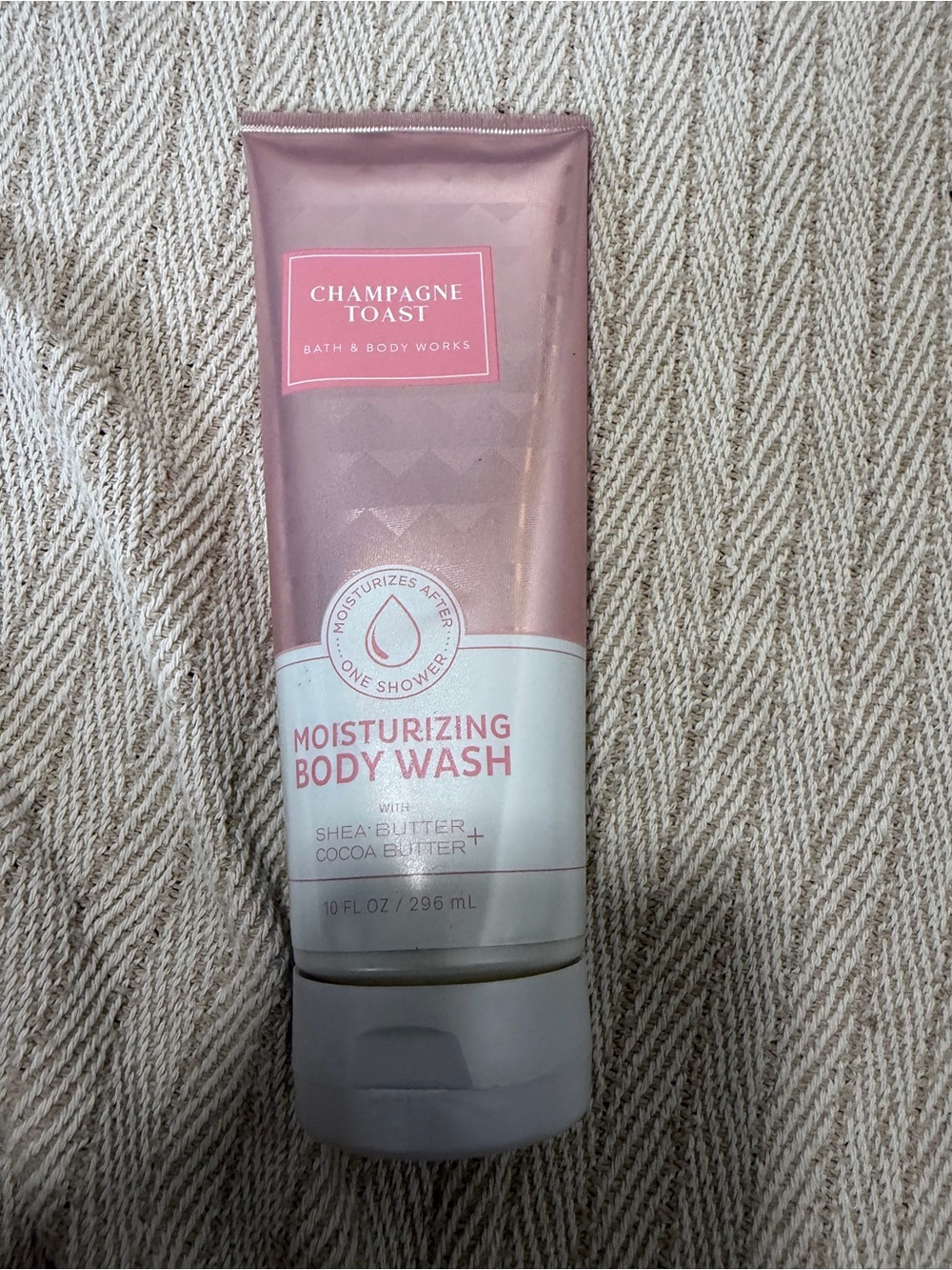 Bath & Body Works Champagne Toast Moisturizing Body Wash - Rose Pink and White